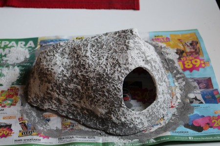 Vill man göra en grotta är det bara att skära ut ett hål med en vass kniv.